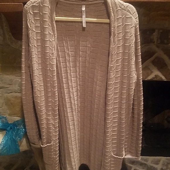 Cardigan,  Long - Picture 2 of 3